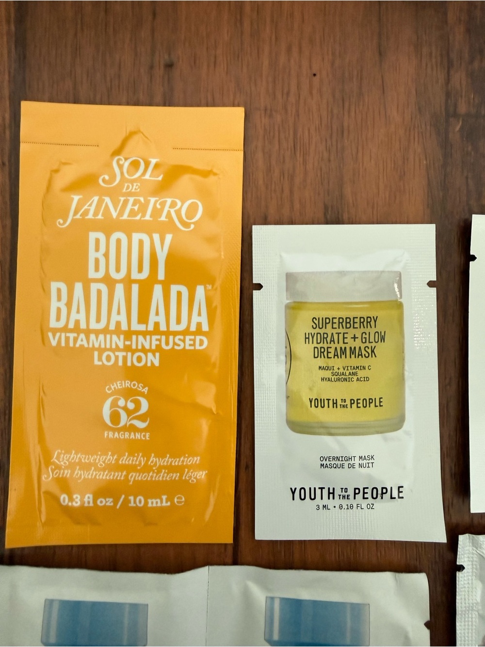 Assorted Beauty Samples - Picture 3 of 5